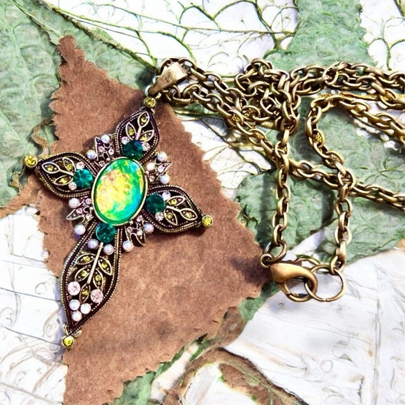 Elegant Green, Gold, and Bronze toned Cross Pendant Necklace - Picture 6 of 16